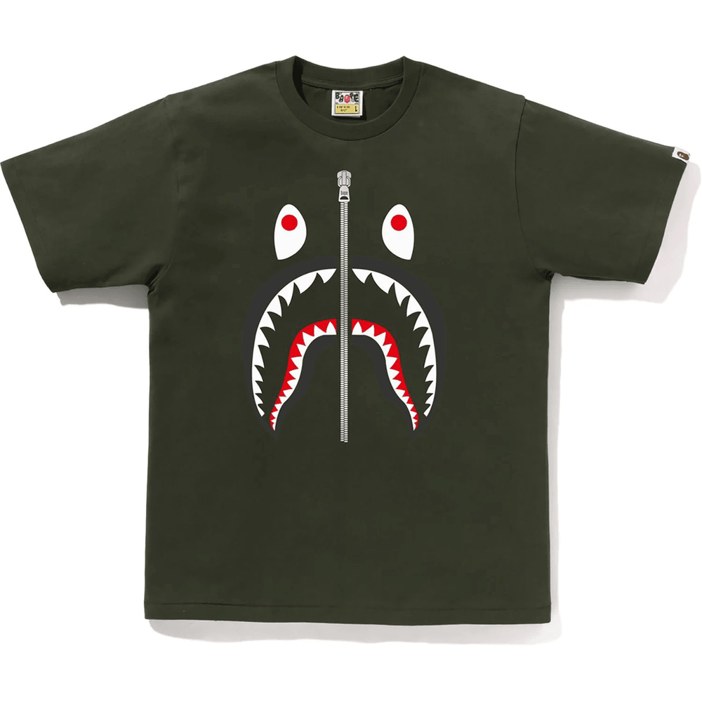 Bape Moška Bombažna Majica S Kapuco Z Motivom Glave Morskega Psa Olivno Zelene Barve