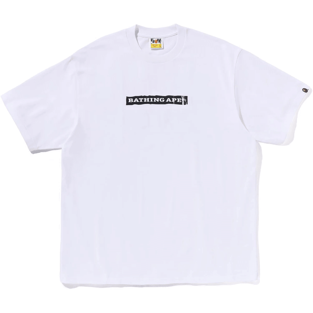 Kaus Pria Putih Dengan Logo Sablon Stensil Bape, Model Relaxed Fit
