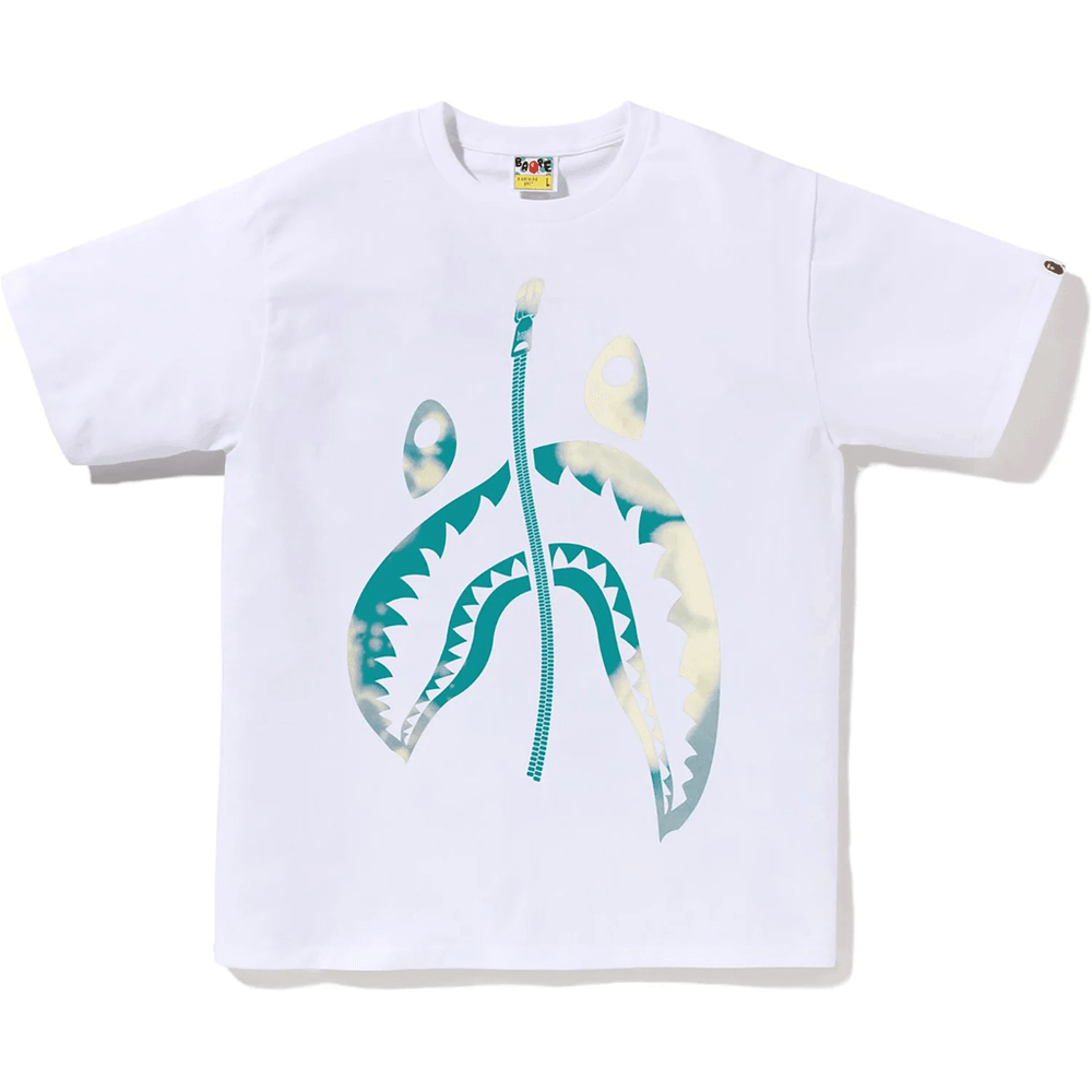 Bape Moška Majica Z Zasukom, Potiskana S Tehniko »tie Dye« In Motivom Glave Morskega Psa, Bela